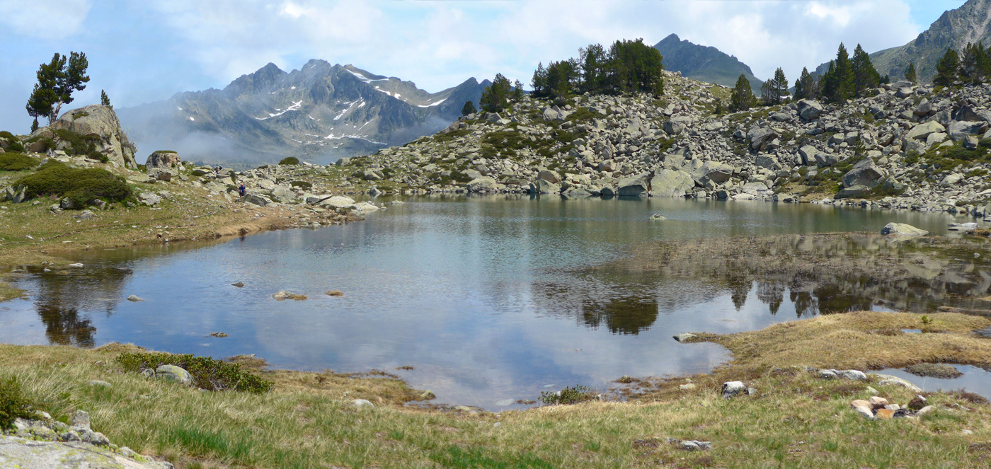 Pyrenean lake 